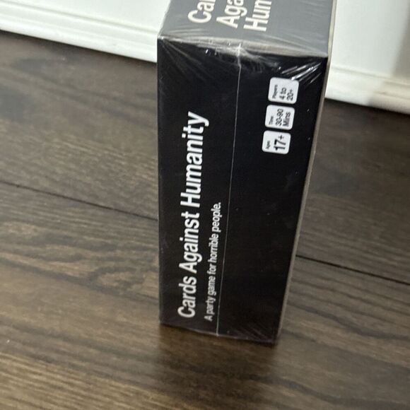 Cards Against Humanity Base Game – Original Set - Picture 4 of 7